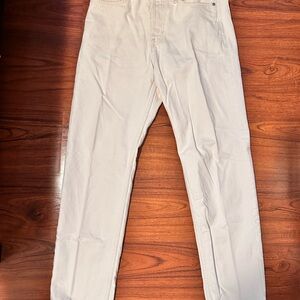 H&M Men's Cream/white jeans. Used but don’t have any stains on them